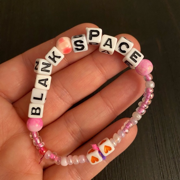 🌺 5/$25 Swifty Bracelet - Picture 2 of 2